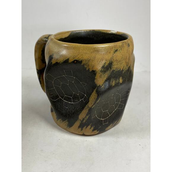 Mara Stoneware Turtle Mug 20oz - Picture 2 of 4